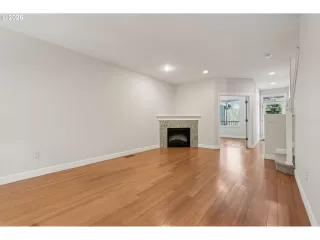 Photo #2: 208505866 Listing 