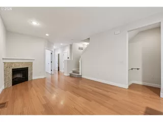 Photo #3: 208505866 Listing 