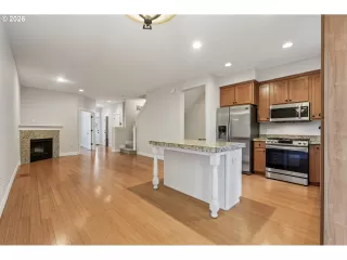 Photo #4: 208505866 Listing 