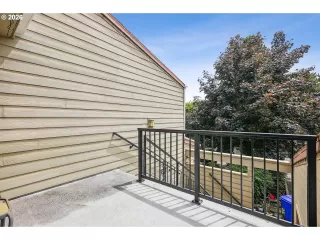 More Details about MLS # 208564879 : 331 SE 146TH AVE 18