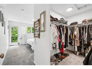 Photo #3: 208564879 Listing 
