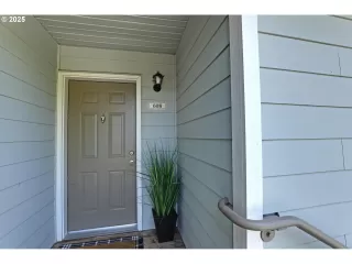 Photo #2: 208843045 Listing