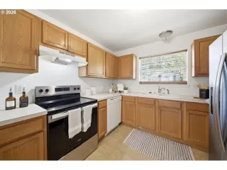 Photo #5: 208898581 Listing 