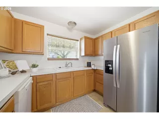 Photo #6: 208898581 Listing 