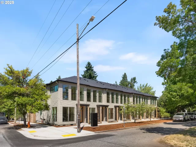 MLS: 209215087 Condo For Sale