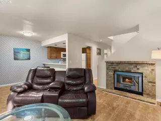 Photo #2: 209556563 Listing 