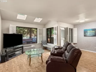 Photo #6: 209556563 Listing 