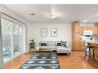 Photo #2: 21001693 Listing 