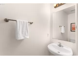 Photo #5: 21001693 Listing 