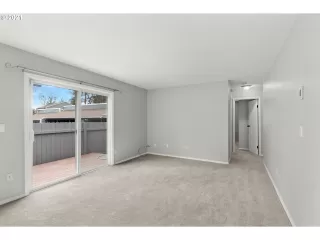 Photo #3: 21002455 Listing