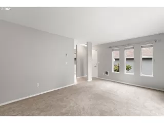 Photo #5: 21002455 Listing