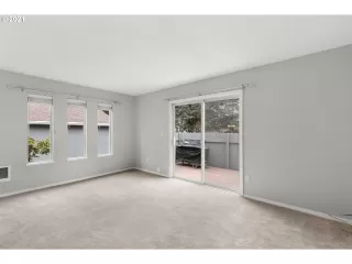 Photo #6: 21002455 Listing