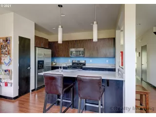 Photo #1: 21002477 Listing 