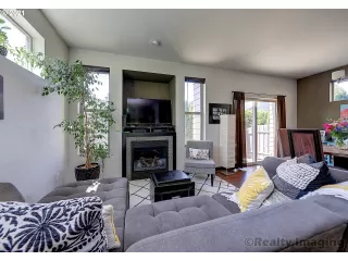 Photo #5: 21002477 Listing 