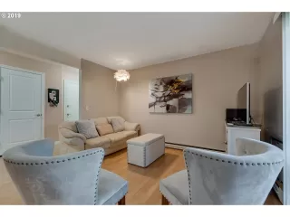 Photo #6: 21002691 Listing 