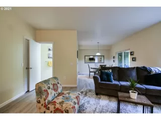 Photo #6: 21003056 Listing 