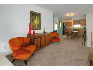 Photo #4: 21003287 Listing