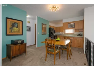 Photo #5: 21003287 Listing