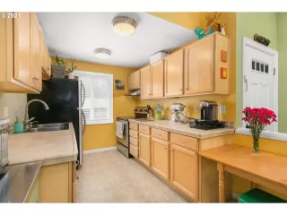 Photo #2: 21003579 Listing