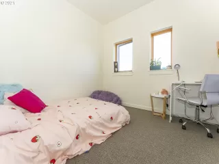 Photo #3: 21003641 Listing