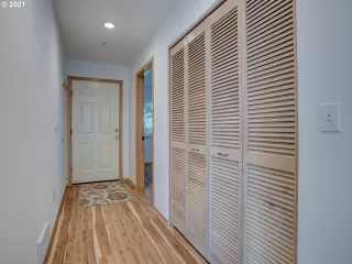 Photo #3: 21003789 Listing