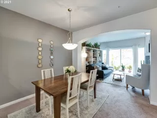 Photo #6: 21004067 Listing 