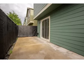 More Details about MLS # 21004097 : 1904 SE 122ND AVE 9
