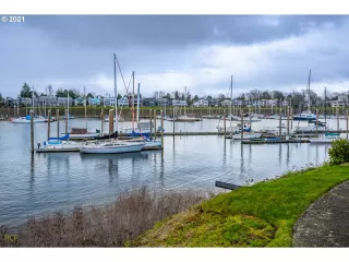 Photo #2: 21005728 Listing