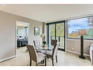 Photo #2: 21005829 Listing