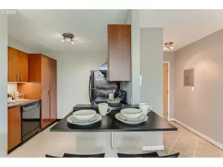 Photo #3: 21005829 Listing