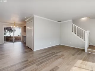 Photo #2: 21005932 Listing