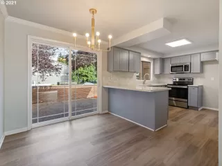 Photo #3: 21005932 Listing