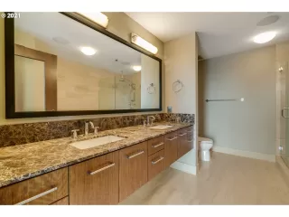 Photo #3: 21006493 Listing