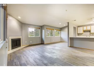 Photo #3: 21006922 Listing