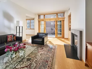 Photo #1: 21008172 Listing 