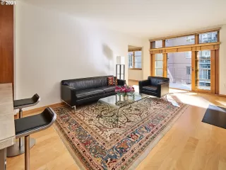 Photo #2: 21008172 Listing 