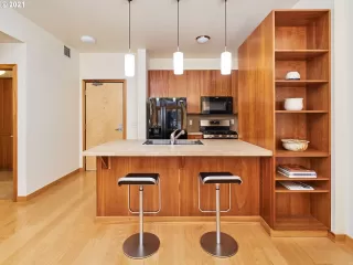 Photo #4: 21008172 Listing 