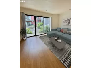 Photo #5: 21008584 Listing 