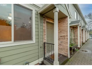 More Details about MLS # 21008815 : 1128 NE 60TH AVE