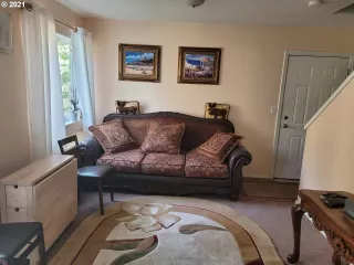 Photo #2: 21009148 Listing