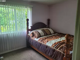 Photo #4: 21009148 Listing