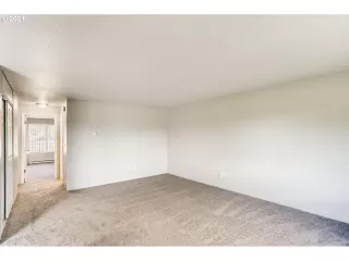 Photo #6: 21009315 Listing 