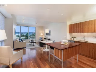 Photo #2: 21009422 Listing