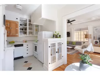 Photo #3: 21010644 Listing