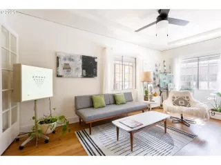 Photo #5: 21010644 Listing