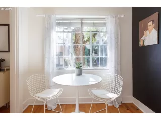 Photo #6: 21010644 Listing