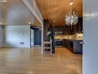 Photo #2: 21010874 Listing 