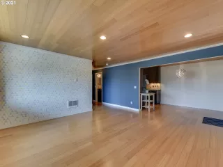 Photo #5: 21010874 Listing 
