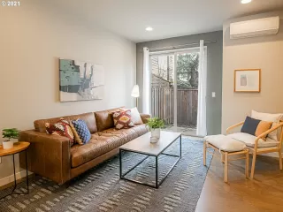 Photo #6: 21010958 Listing
