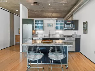 Photo #1: 21011211 Listing 